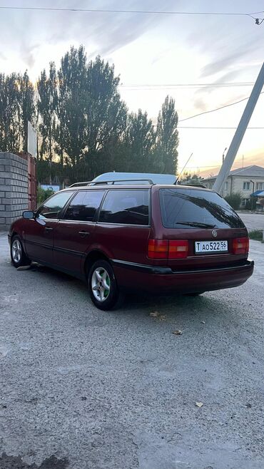 корейский автомобиль: Volkswagen Passat: 1994 г., 1.8 л, Механика, Бензин, Универсал