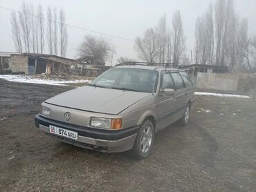 Volkswagen: Volkswagen Passat: 1989 г., 1.8 л, Механика, Бензин, Универсал