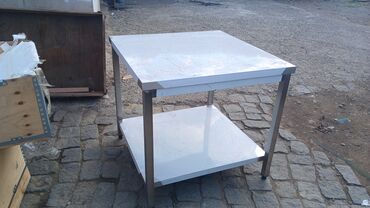 Nerjaveykalar: Məhsul: Paslanmayan poladdan istehsal olunmuş peşəkar mətbəx masaları — 2