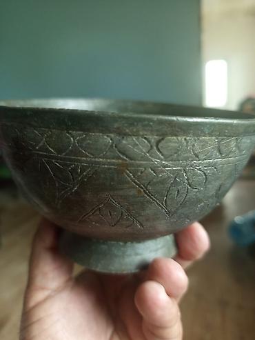 antik samovar: Antik metal məcmeyilər və qısa qılınc dəsti çox dəyərli bir əsyadi — 1