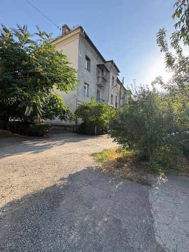 разделитель комнаты: 3 комнаты, 78 м², Сталинка, 3 этаж, Старый ремонт