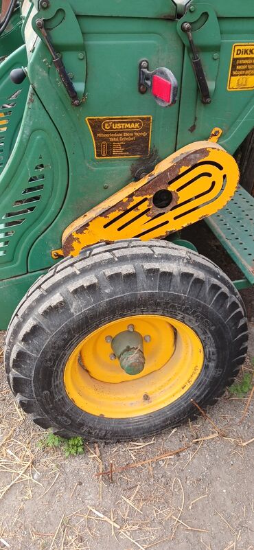 Traktorlar: Traktor MTZ (Belarus) tipli, 4x2 təkər quruluşlu, kabinalı. Dizel — 9