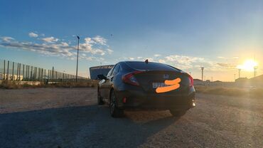 Honda: Honda Civic: 1.5 l | 2016 il Sedan — 4