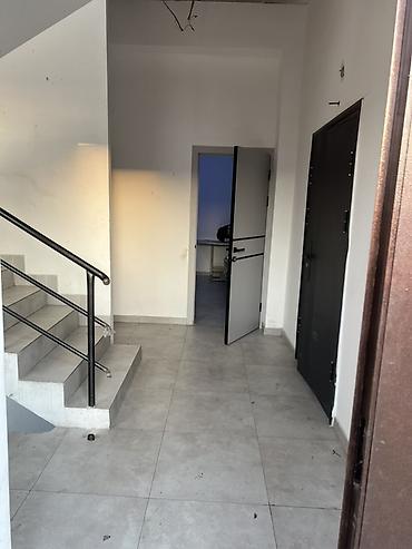 Сдаю Офис целиком: 500 м², В частном доме, Первая линия at lalafo.kg Сдаю Офис целиком: 500 м², В частном доме, Первая линия