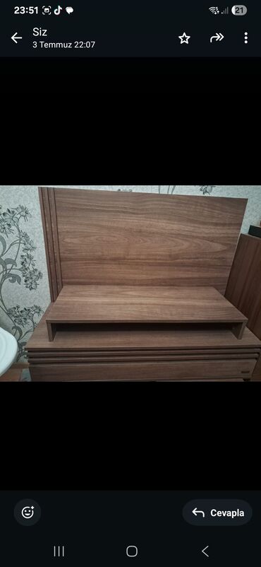 Paltolar: Mebel dəsti və üst geyimi 1) Şüşəli vitrin şkaf - Material: ağ və — 1