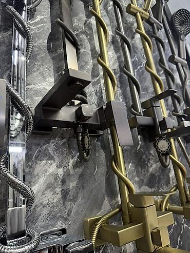 Смеситель для ванны и душа, Ручной душ, Установка: Наружный монтаж, Материал: Латунь, Функции: Без функций