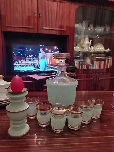 Şüşə likör dəsti - Tərkib: 1 ədəd qrafin (qapaqlı), 6 ədəd shot/likör