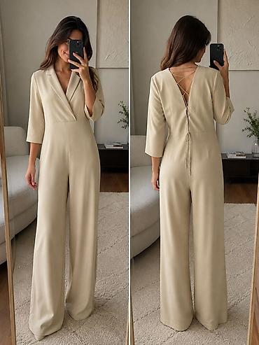Bej rəngli qadın kombinezonu - Stil: Zərif, minimal dizayn - Kəsim