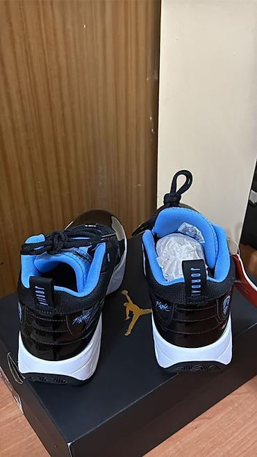 Кроссовки и спортивная обувь: Nike Jordan Max Aura 6. Заказал за 17500. В магазине такие стоят 200 — 6