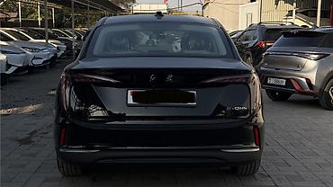 hongqi e hs3: Hongqi E-QM5 Hongqi: 2025 г., Электромобиль, Седан — 2
