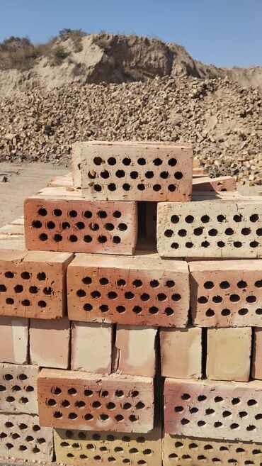 Строительный кирпич: Кирпичи Жжёный кирпич Пустотелый, дырчатый Глиняный, керамический — 6