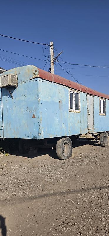 вагон строительный: Бытовка/вагончик на колёсном шасси - Габариты ориентировочно: длина — 5