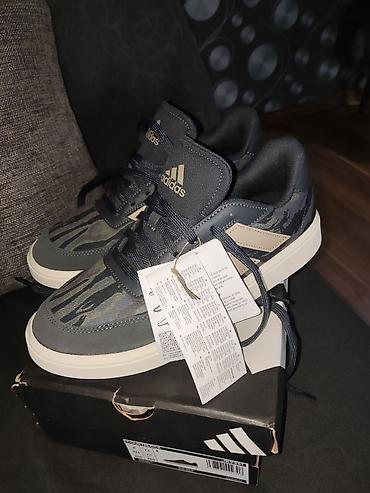 Kişi ayaqqabıları: Adidas Courtblock kişi krossovkası - Model: Adidas Courtblock — 1