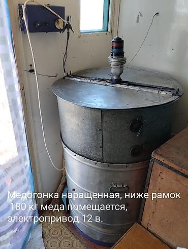 Товары и оборудование для с/х животных: Продаю: Пчеловагон ( цех по производству меда) на 72 семьи (полная — 3