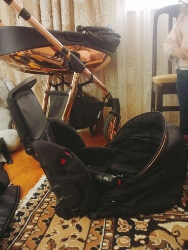 Gəzinti arabaları: Klassik gəzinti arabası, İşlənmiş, Cins: Qız, Yaş: 1-6 ay, Ünvandan götürmə — 10
