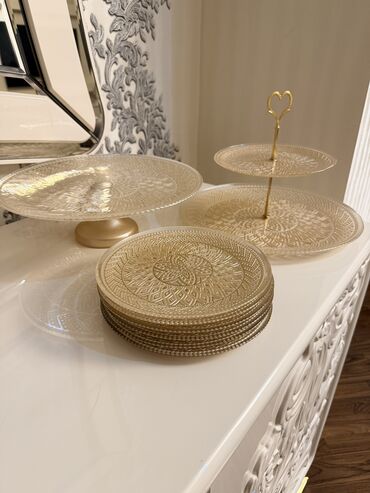 Tort və şiriniyyat qabları: Tort və şiriniyyat qabı, rəng - Bej — 1