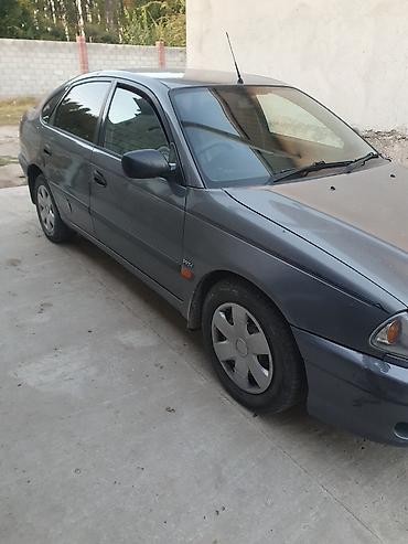 belarus 892 2: Toyota Avensis: 2002 г., 1.8 л, Механика, Бензин, Хэтчбэк — 3