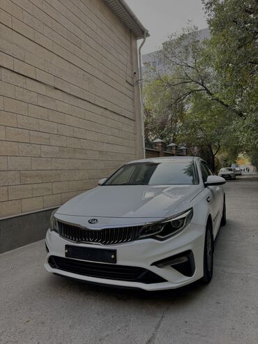 через банк машина: Kia K5: 2018 г., 2 л, Автомат, Газ, Седан