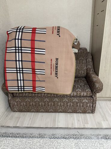 домик для собаки: Бекер берилет диван