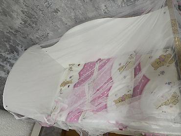 uşaq besik: Oğlan və qız üçün, İşlənmiş, Dördbucaq, Beşik, Dəst ilə, Matras ilə, Yellənmə mexanizmi ilə — 1
