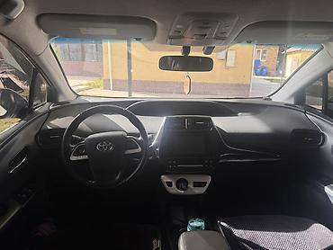 кю 7: Toyota Prius: 2017 г., 1.8 л, Вариатор, Гибрид, Хэтчбэк — 4
