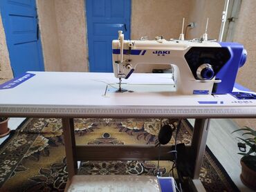 Свадебные платья и аксессуары: Швейная машина сатылат баасы 27000