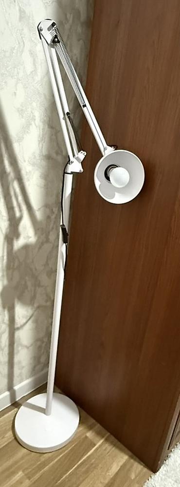 led isiqlar: Ağ rəngdə döşəmə tipli işıqlandırma lampası. - Tənzimlənən yaylı qol — 2