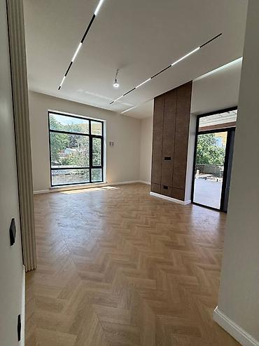 Продажа коттеджей и домов: 5 и более комнат, 300 м², 7 соток, Бишкек, Агентство недвижимости — 5