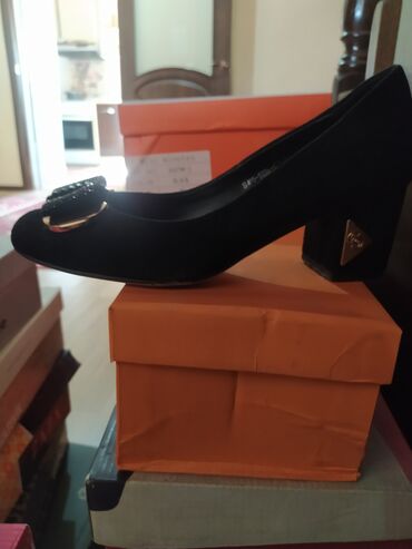 женская обувь 38: Туфли 39, цвет - Черный