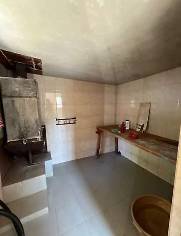 Продажа коттеджей и домов: Продаётся жилой дом с просторными комнатами и большим участком, а — 23