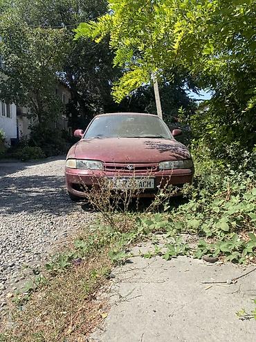 Mazda 626: 1992 г., 1.8 л, Механика, Бензин, Седан