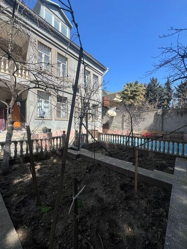 Həyət evləri və villaların satışı: Bakıxanov qəs. 6 otaqlı, 300 kv. m, Kredit yoxdur, Orta təmir — 2