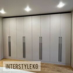 продаю шкаф беловодский: Шкаф для одежды, Прямой