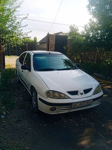 Renault: Renault Megane: 2000 г., 2 л, Механика, Бензин, Седан