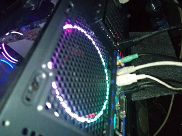 Desktop računari i radne stanice: Svetleci Gejmer racunar novije generacije DDR4-Povoljno-Odlican — 11