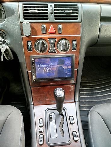 mersedes c 230: Mercedes-Benz 230: 2.3 l | 1995 il Sedan — 6
