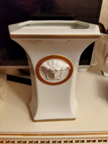 ördək gülü: Versace Gorgona Rosenthal 24sm