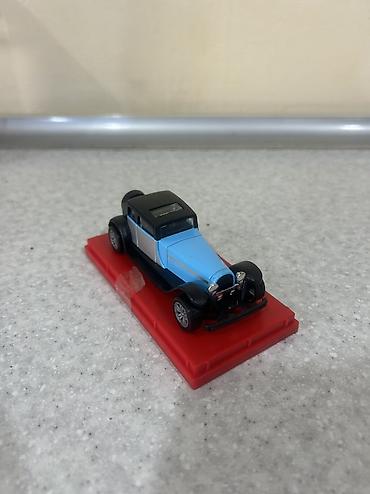 Oyuncaqlar: Metall oyuncaq avtomobil – sedan model miniatür - Ölçü: təxminən 1:36 — 10