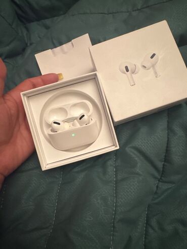 Mobil telefonlar üçün digər aksesuarlar: Idiyal vezyetde AirPods Pro