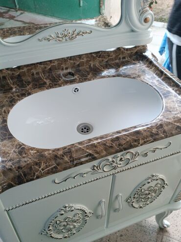 Джакузи кабины: Klassik üslubda hamam üçün lavabo dəsti - Üst hissə: qəhvəyi mərmər