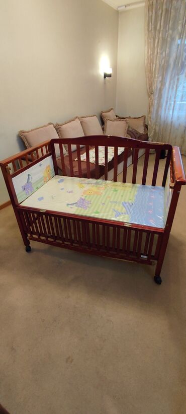 Детские односпальные кровати: Продается детская кроватка с рождения и до 7 лет. Регулируется высота — 11