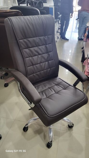 Ofis dəst mebeli: Parta tek neferlik 50/60 sm 28 azn Parta iki neferlik 100/50 sm — 18