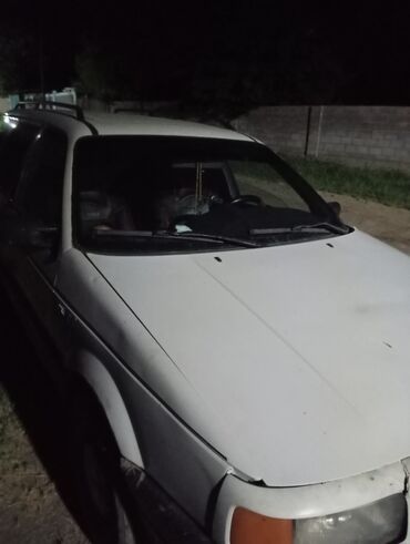 Volkswagen: Volkswagen Passat: 1989 г., 1.8 л, Механика, Бензин, Универсал