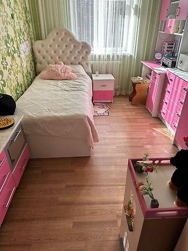 настенный ковер: Игровой домик для кукол с мебелью - Большой кукольный дом с фасадом в — 4