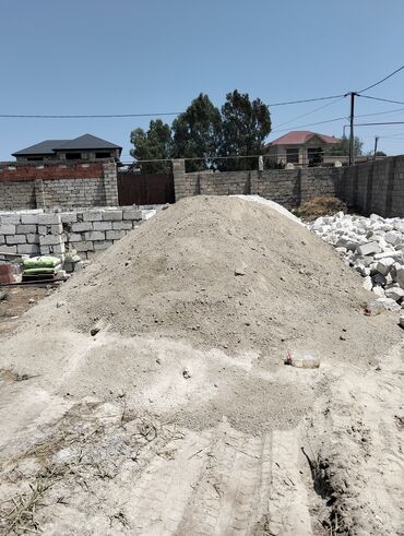 Asılqanlar: Təsvir karyel qumu İstifadə sahələri - Yol/hasar altlığının