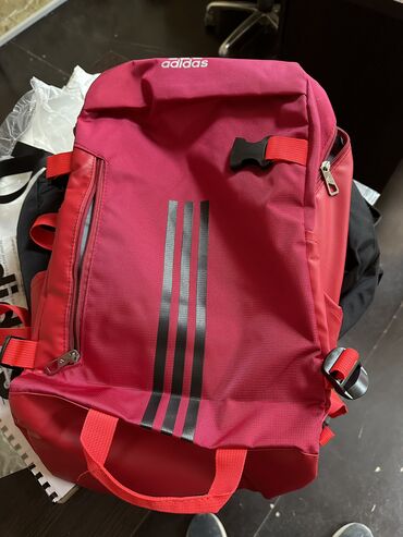 Рюкзаки: Также в наличий рюкзак Adidas красном и синем цвете Доставка по городу
