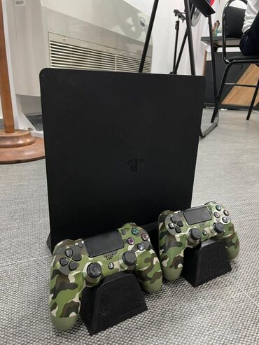 сони плейштейшен 4 слим: Продам PS 4 "SLIM" В идеальном состоянии + в подарок игры 4 шт! Два