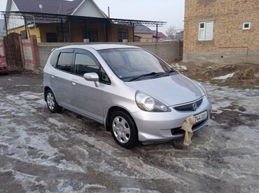 Honda: Honda Fit: 2005 г., 1.3 л, Вариатор, Бензин, Седан