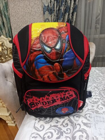 mektebli çantası: Spiderman məktəbli çantası. Çox göstərişləri və mükəmməl məhsuldur