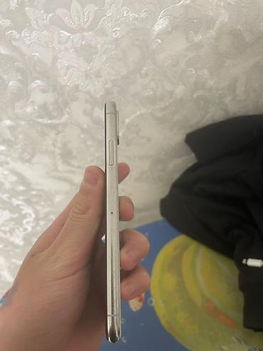 Apple iPhone: IPhone X, Новый, Серебристый, Зарядное устройство, Защитное стекло, Чехол, 80 % — 3